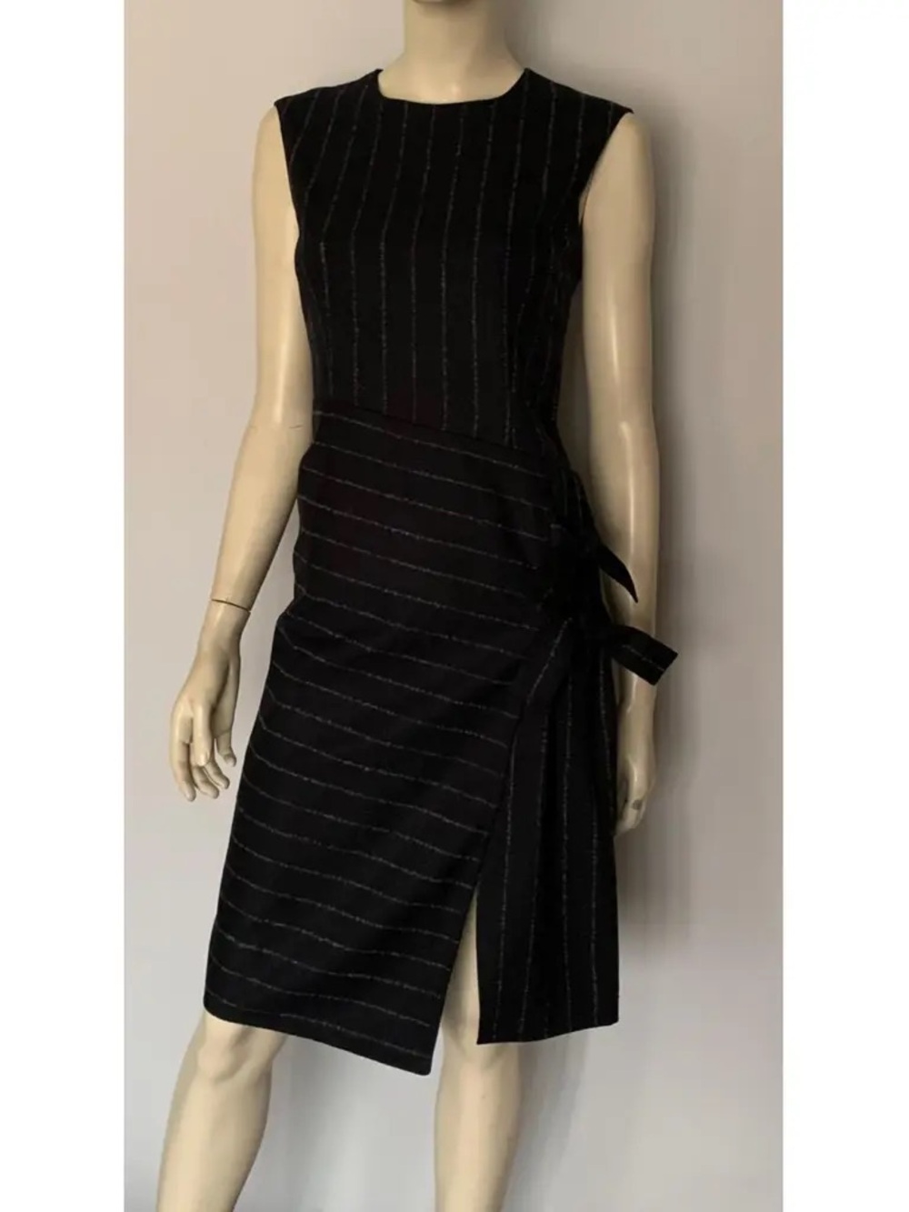 Carolina Herrera Wool Pinstriped Dress 6 $895 NWT